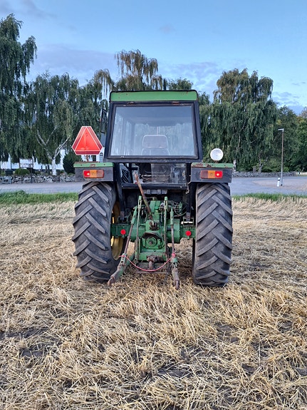 John Deere 3130 3 of 9