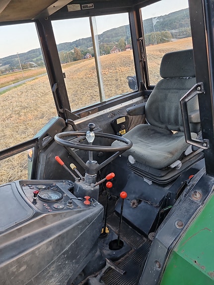 John Deere 3130 8 of 9
