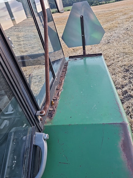 John Deere 3130 5 of 9