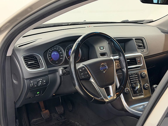 Volvo V60 9 of 17