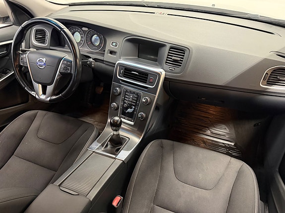 Volvo V60 8 of 17