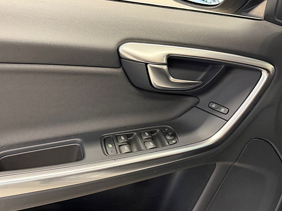Volvo V60 14 of 17