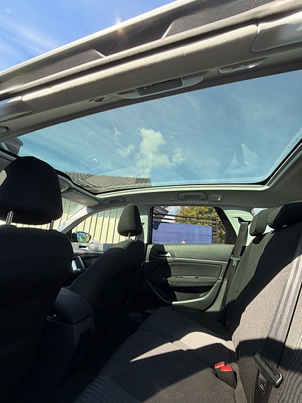 Peugeot 308 SW 4 of 5