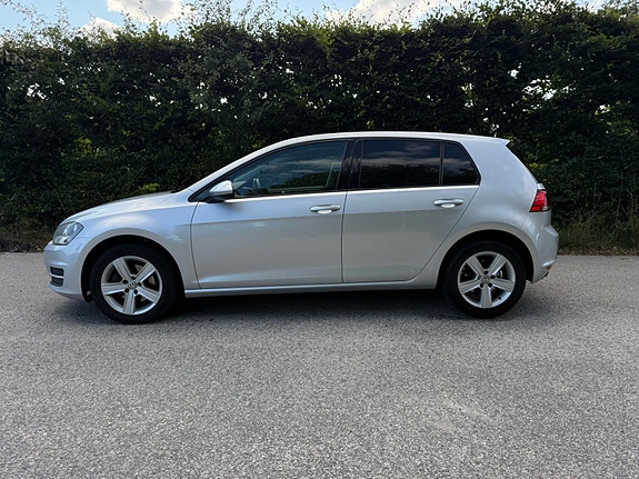 Volkswagen Golf VII 5 of 10