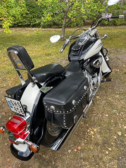 Suzuki VL800 Volusia 3 of 15