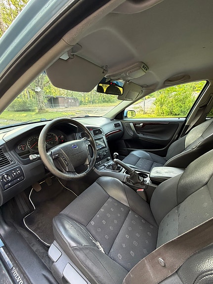 Volvo V70 5 of 7