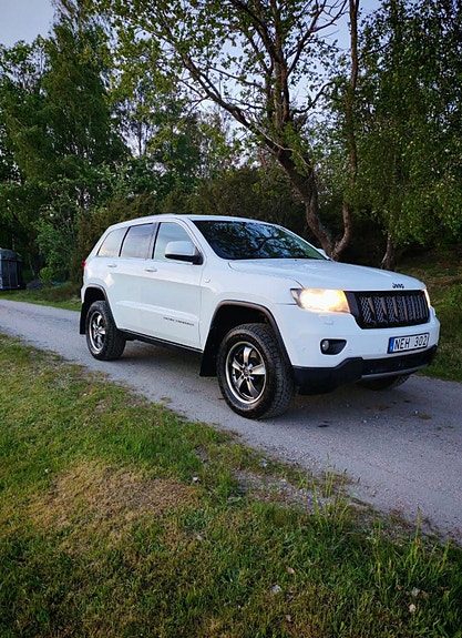 Jeep Grand Cherokee 4 of 9