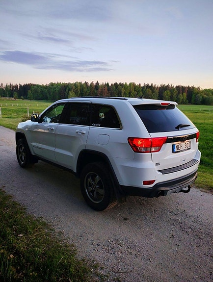 Jeep Grand Cherokee 3 of 9