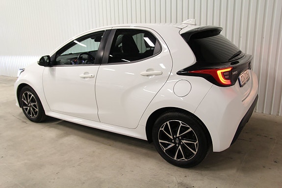 Toyota Yaris 3 of 20