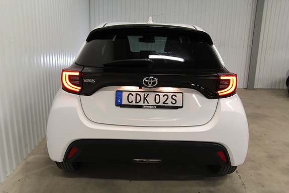 Toyota Yaris 8 of 20