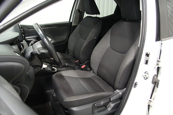 Toyota Yaris 10 of 20