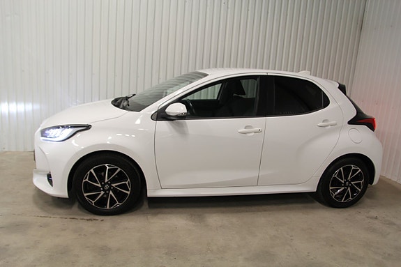 Toyota Yaris 2 of 20