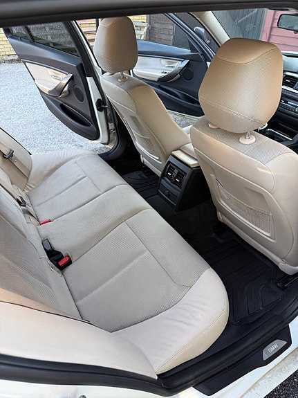 BMW 318d 9 of 9