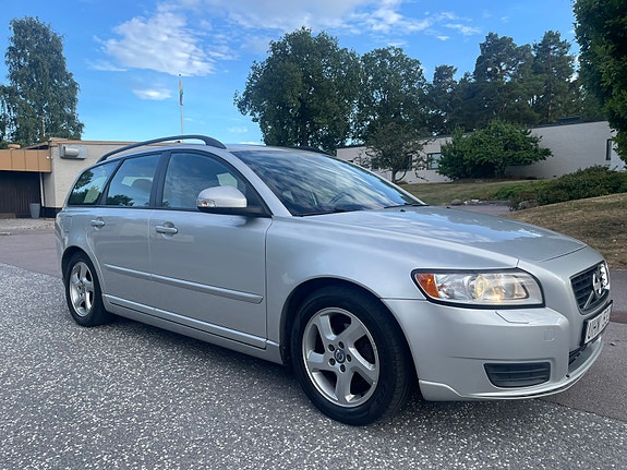 Volvo V50 2 of 10