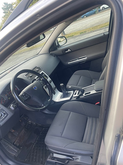 Volvo V50 8 of 10