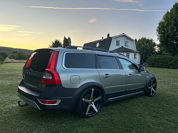 Volvo XC70 3 of 10