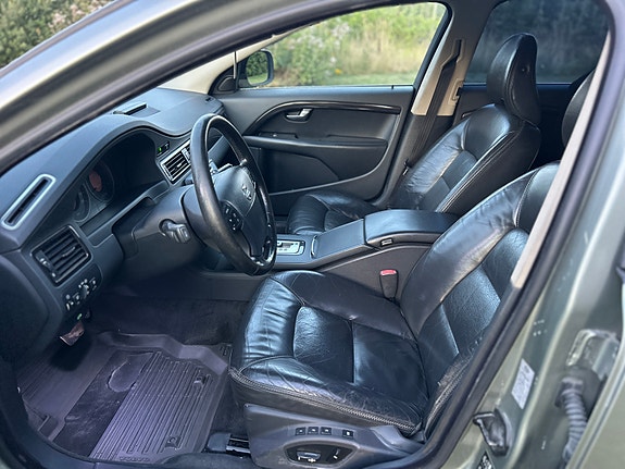 Volvo XC70 9 of 10