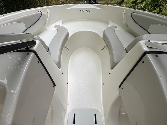 Glastron MX175 med 135 hk Volvo Penta 3.0 GLP-E 13 of 23