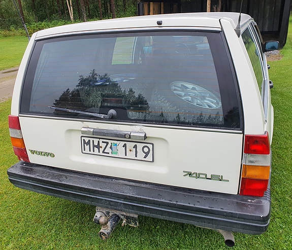 Volvo 740 2 of 6
