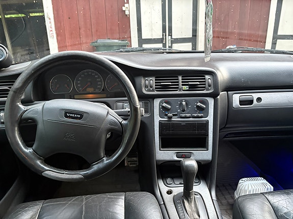 Volvo XC70 4 of 9