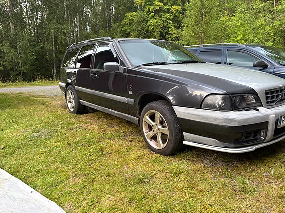 Volvo XC70 8 of 9