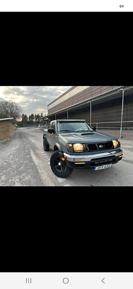 Nissan King Cab 3 of 8