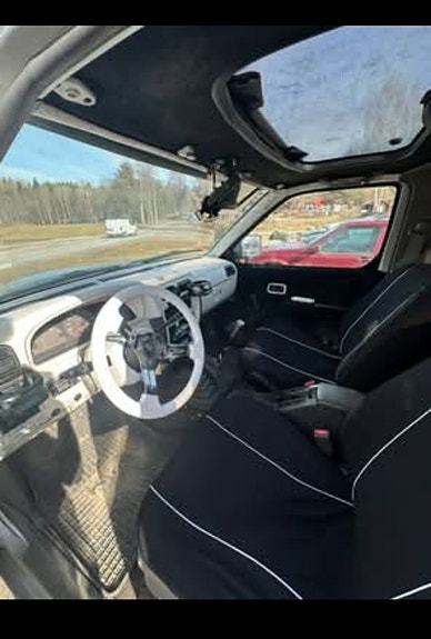 Nissan King Cab 8 of 8