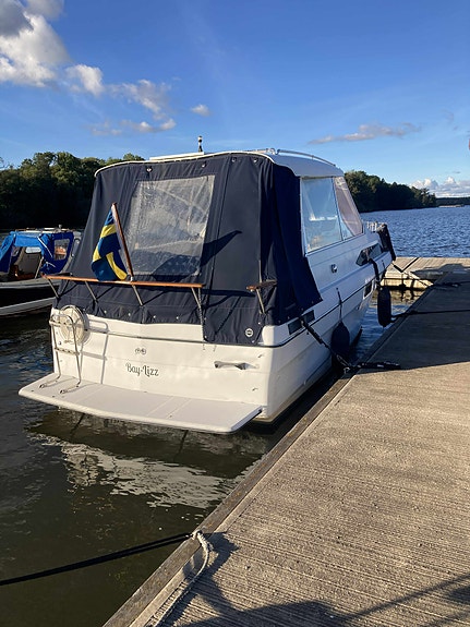 Bayliner 2655 widebody hardtop 2 of 12