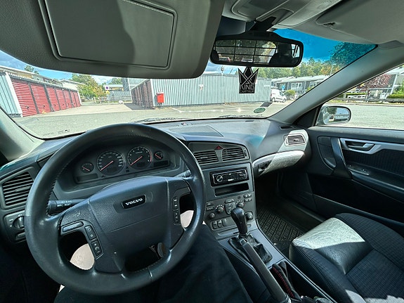 Volvo V70 4 of 15