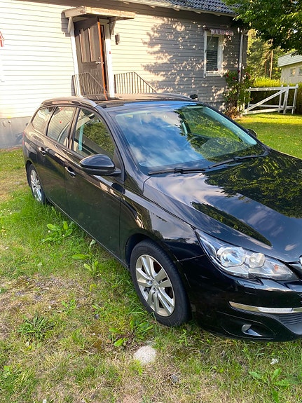 Peugeot 308 SW 4 of 4