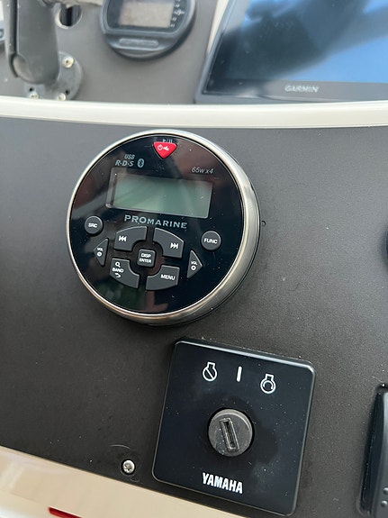 HR 602 BR Yamaha 130 hk – 346 h – välutrustad – trailer finns 9 of 10