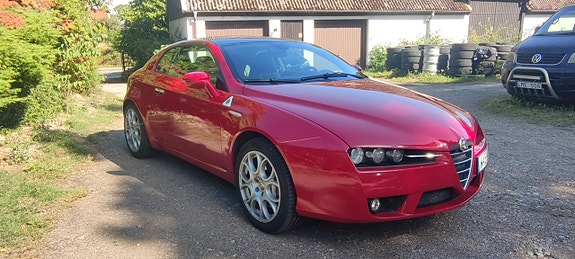 Alfa Romeo Brera 2 of 9