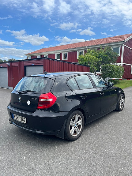 BMW 118d 5 of 15