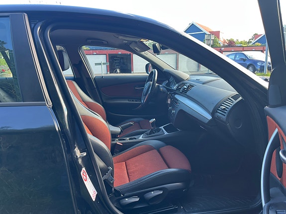 BMW 118d 8 of 15