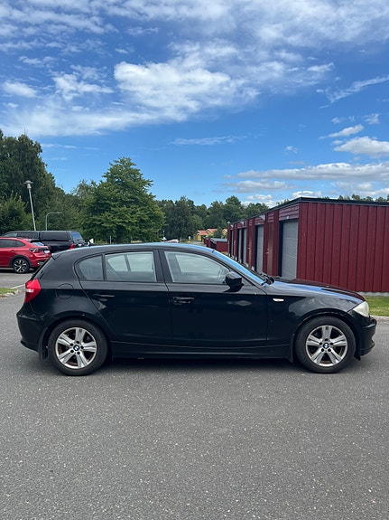 BMW 118d 6 of 15