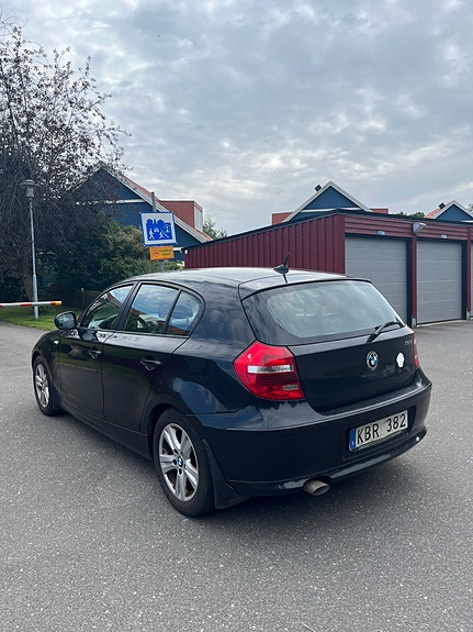 BMW 118d 3 of 15