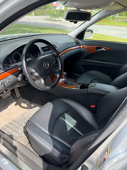 Mercedes-Benz E200 7 of 7