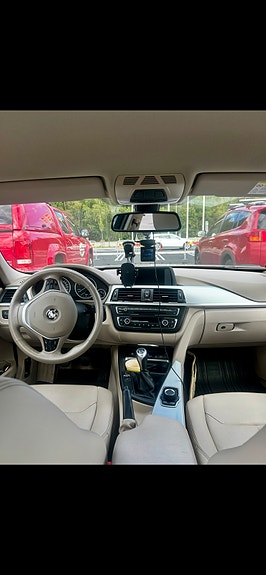 BMW 320d 3 of 6