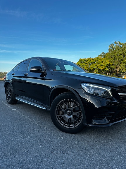 Mercedes-Benz GLC220 d 2 of 21