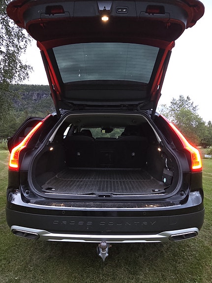 Volvo V90 Cross Country 4 of 14