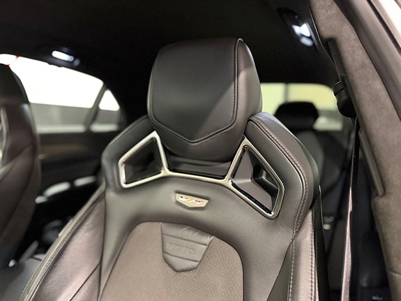 Cadillac CTS-V 13 of 20
