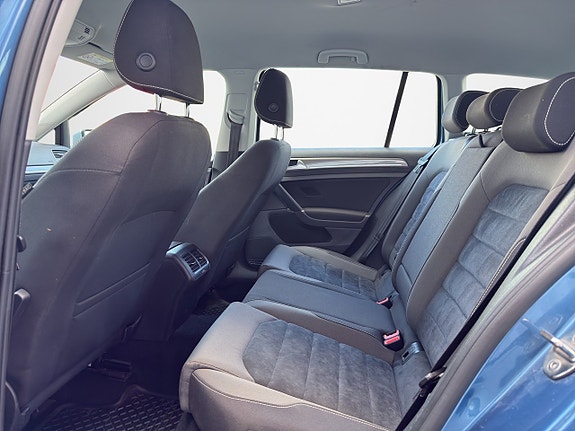 Volkswagen Golf Alltrack 17 of 30