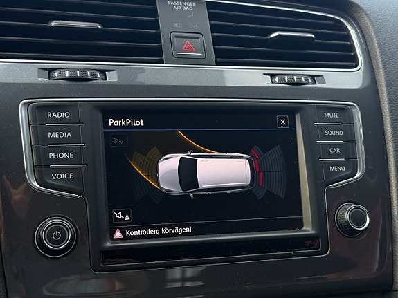 Volkswagen Golf Alltrack 25 of 30