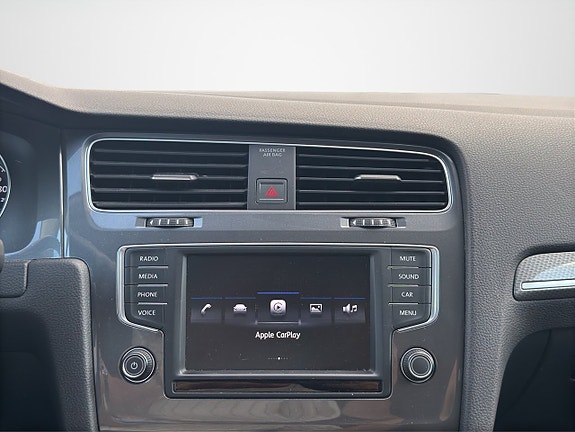 Volkswagen Golf Alltrack 26 of 30