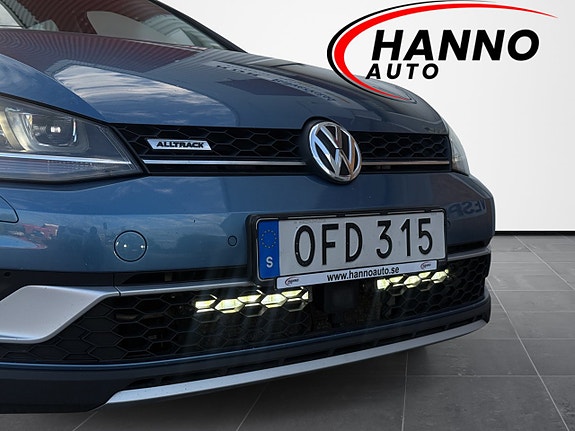 Volkswagen Golf Alltrack 9 of 30