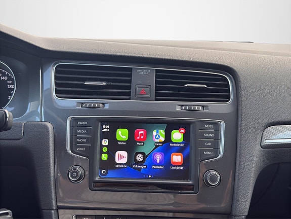 Volkswagen Golf Alltrack 27 of 30