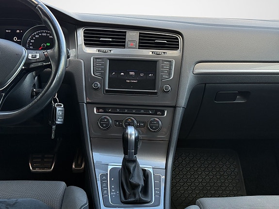 Volkswagen Golf Alltrack 23 of 30