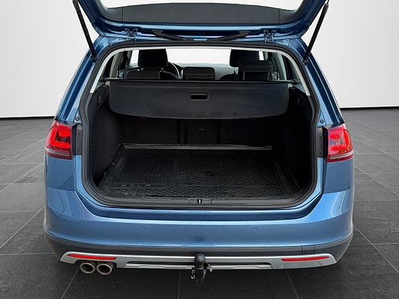 Volkswagen Golf Alltrack 19 of 30
