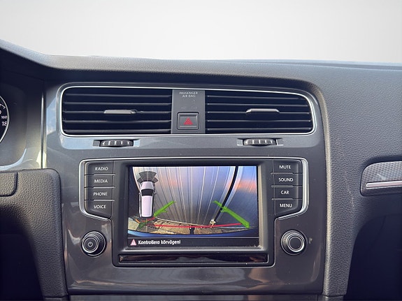 Volkswagen Golf Alltrack 24 of 30