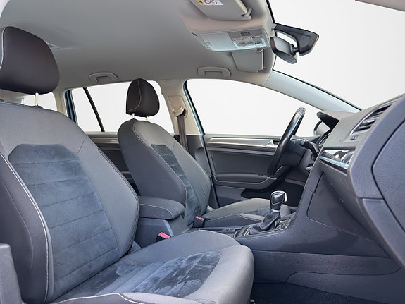 Volkswagen Golf Alltrack 16 of 30